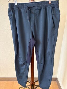 Men’s Lululemon knit joggers
